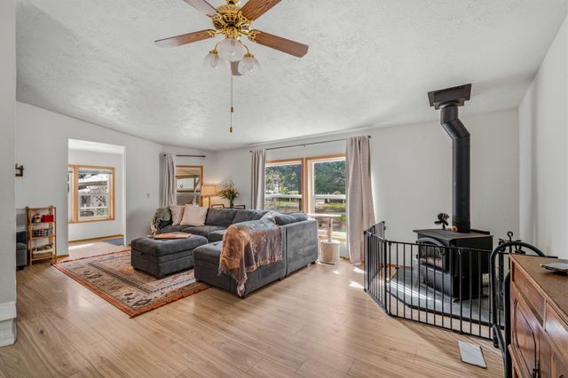 147135 Bills Road, Gilchrist, OR 97737