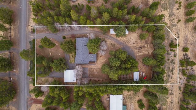 147135 Bills Road, Gilchrist, OR 97737