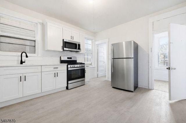 29 Cedar Ave, Newark City, NJ 07106