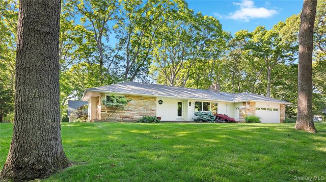 675 Dicks Point Road, Cutchogue, NY 11935