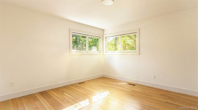 675 Dicks Point Road, Cutchogue, NY 11935