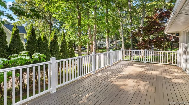 675 Dicks Point Road, Cutchogue, NY 11935