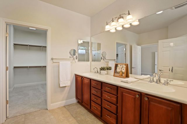 2349 Belle Glade Ln, Manteca, CA 95336