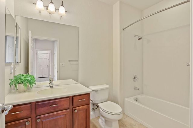 2349 Belle Glade Ln, Manteca, CA 95336