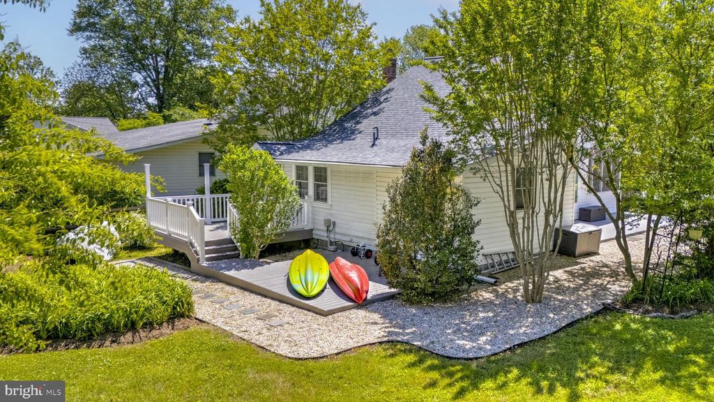 Image 1 of property listing at 526 JAMES AVE, Tracys Landing, MD 20779