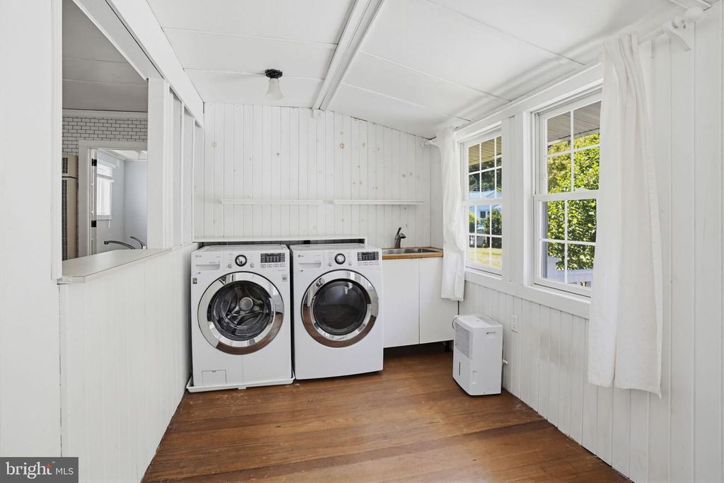 Image 23 of property listing at 526 JAMES AVE, Tracys Landing, MD 20779