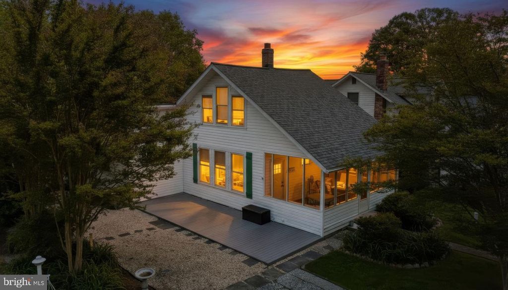 Image 24 of property listing at 526 JAMES AVE, Tracys Landing, MD 20779
