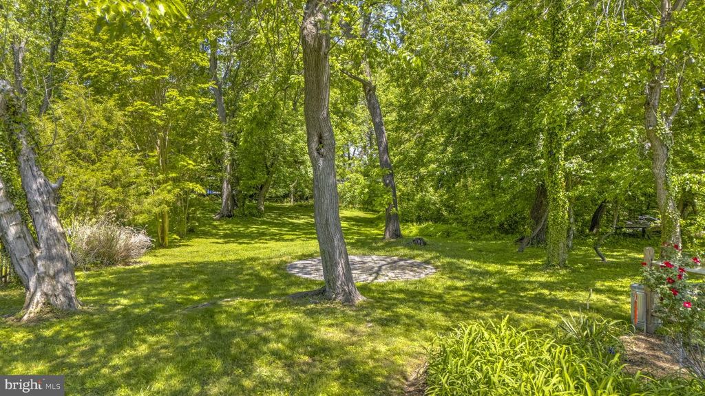 Image 25 of property listing at 526 JAMES AVE, Tracys Landing, MD 20779