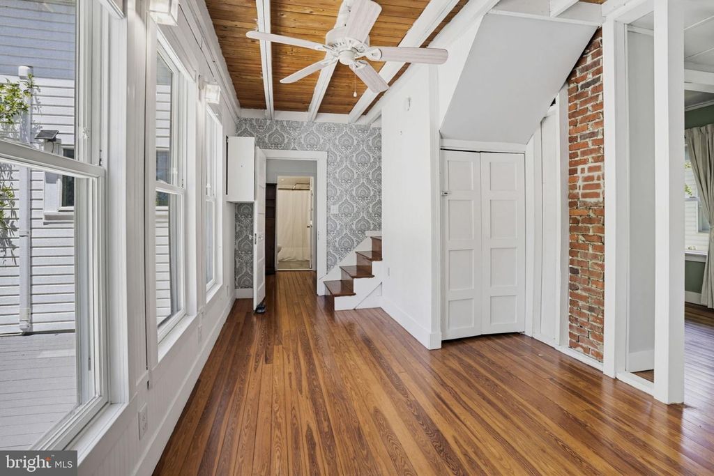 Image 7 of property listing at 526 JAMES AVE, Tracys Landing, MD 20779