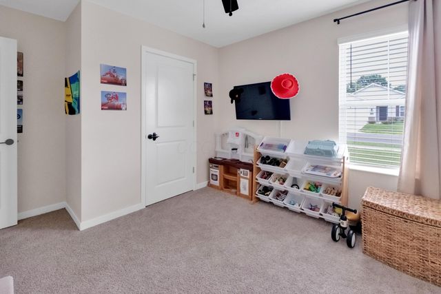 415 St James Gate, Newark, OH 43055