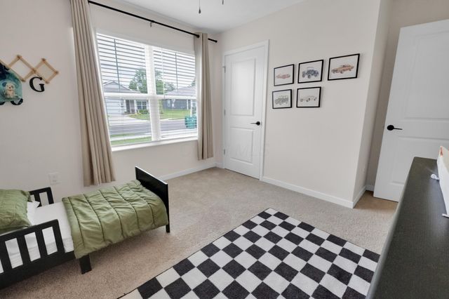 415 St James Gate, Newark, OH 43055