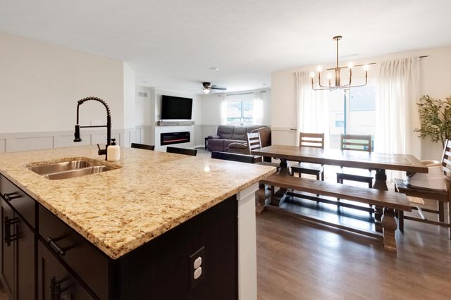 415 St James Gate, Newark, OH 43055