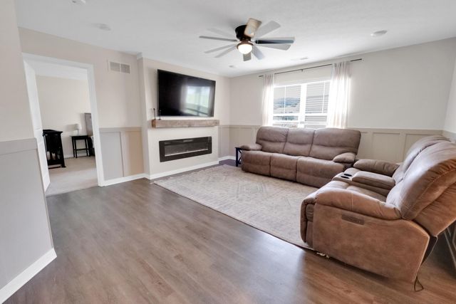 415 St James Gate, Newark, OH 43055