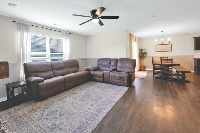 415 St James Gate, Newark, OH 43055