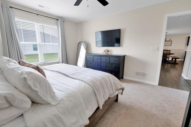 415 St James Gate, Newark, OH 43055