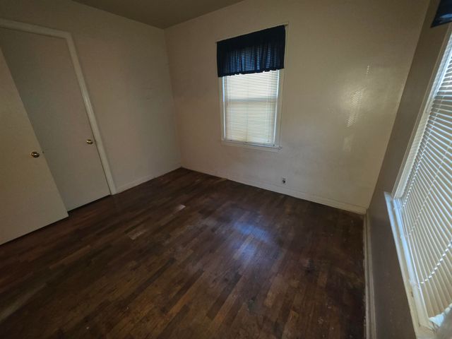 2430 Whittier Street, Saginaw, MI 48601