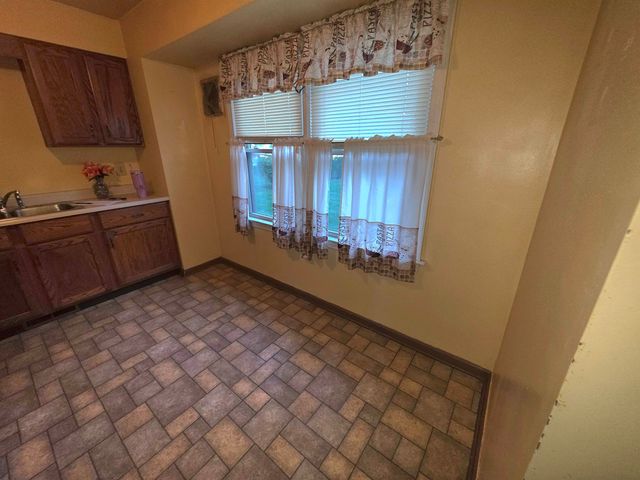 2430 Whittier Street, Saginaw, MI 48601