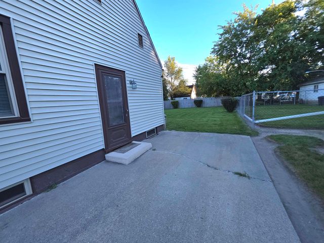 2430 Whittier Street, Saginaw, MI 48601
