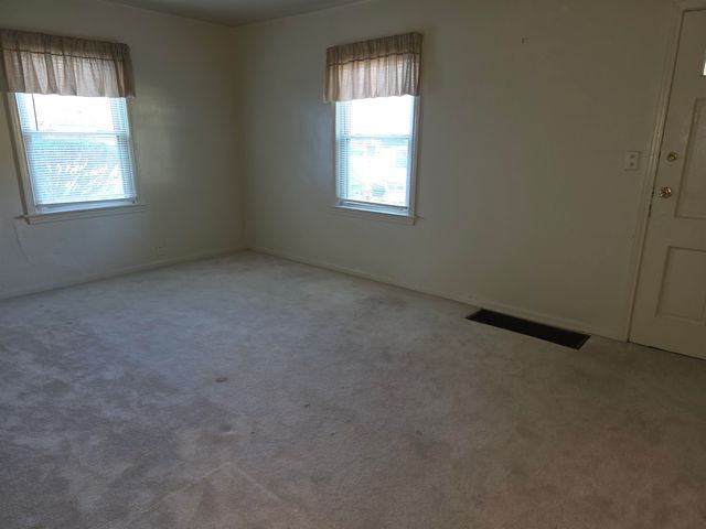 2430 Whittier Street, Saginaw, MI 48601