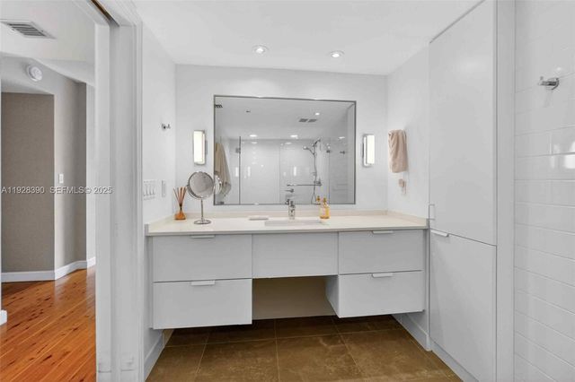 177 Ocean Lane Dr 1101, Key Biscayne, FL 33149