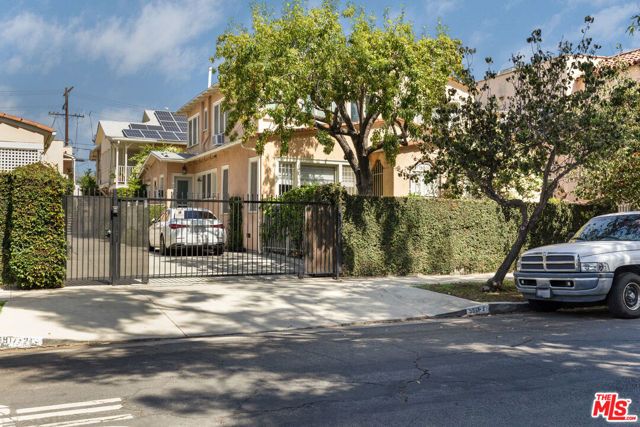 5913 Willoughby Avenue, Los Angeles, CA 90038