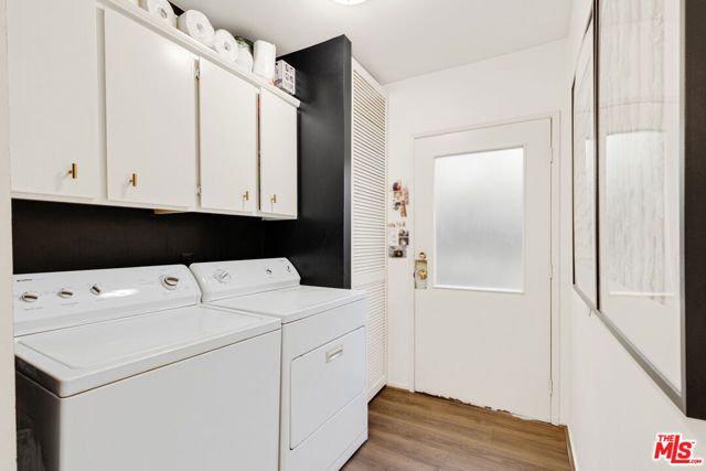 5913 Willoughby Avenue, Los Angeles, CA 90038