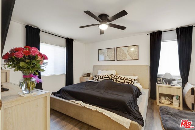 5913 Willoughby Avenue, Los Angeles, CA 90038