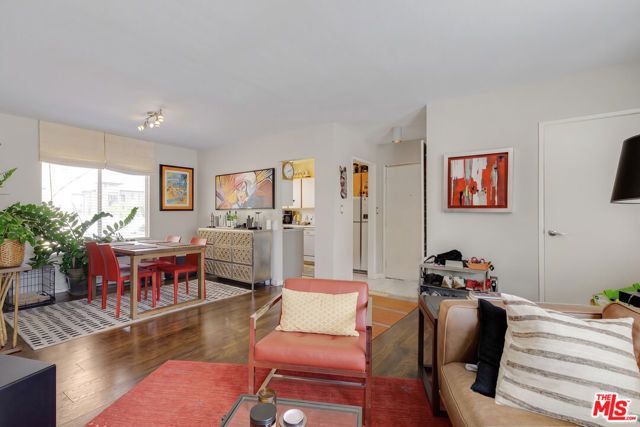 5913 Willoughby Avenue, Los Angeles, CA 90038