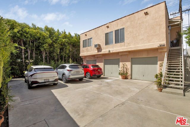 5913 Willoughby Avenue, Los Angeles, CA 90038