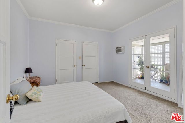 5913 Willoughby Avenue, Los Angeles, CA 90038