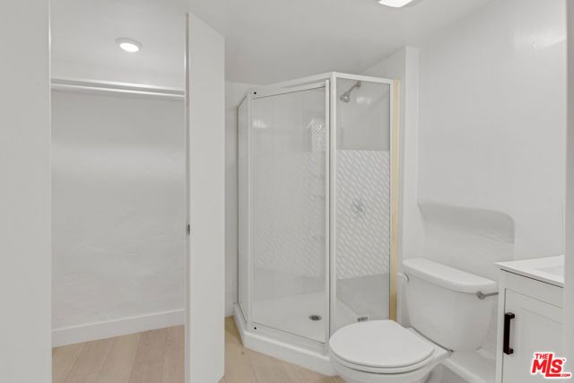 5913 Willoughby Avenue, Los Angeles, CA 90038