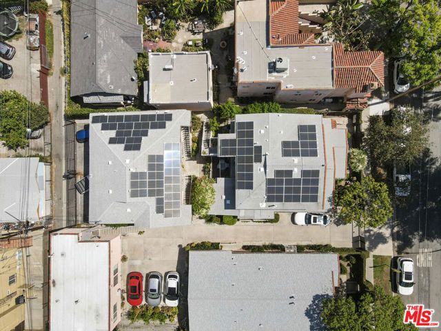 5913 Willoughby Avenue, Los Angeles, CA 90038