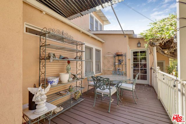 5913 Willoughby Avenue, Los Angeles, CA 90038