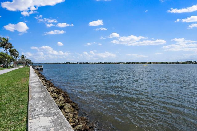 1803 N FLAGLER Drive 303, West Palm Beach, FL 33407