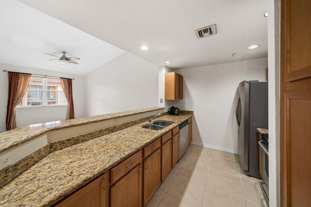 1803 N FLAGLER Drive 303, West Palm Beach, FL 33407