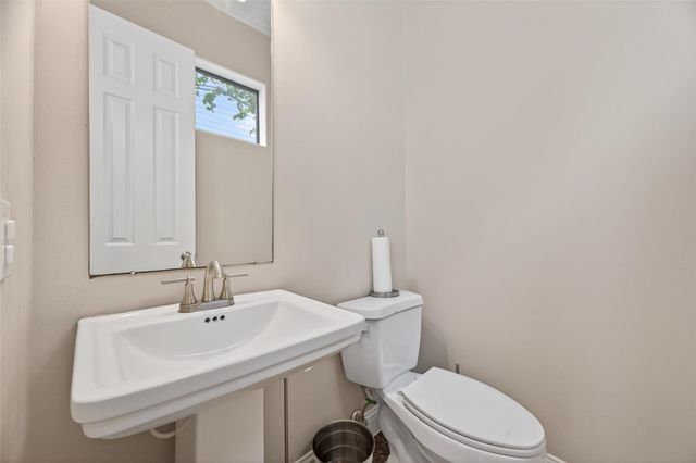 2611 Riverside Drive C, Houston, TX 77004