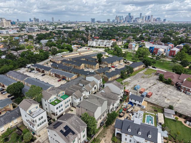 2611 Riverside Drive C, Houston, TX 77004