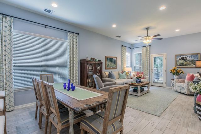 231 Simon, Kyle, TX 78640