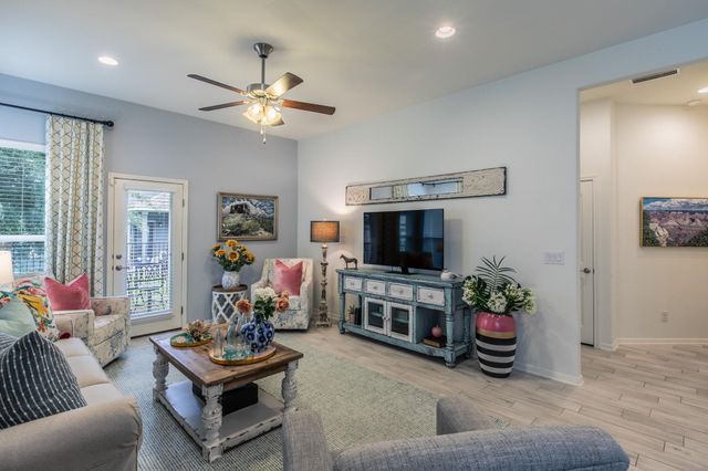 231 Simon, Kyle, TX 78640