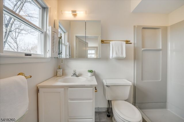 39 Oakview Ave, Maplewood Twp., NJ 07040