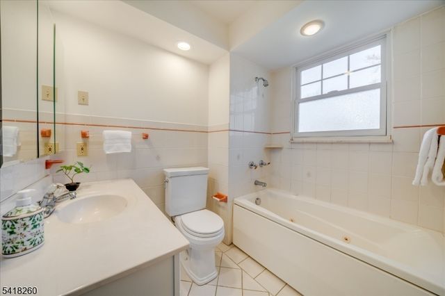 39 Oakview Ave, Maplewood Twp., NJ 07040