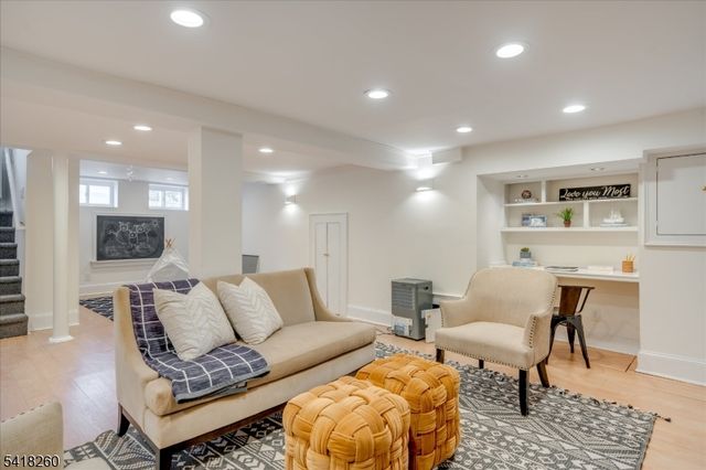 39 Oakview Ave, Maplewood Twp., NJ 07040