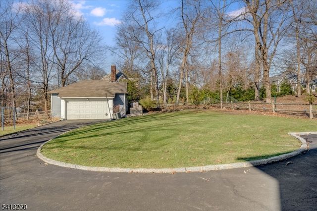 39 Oakview Ave, Maplewood Twp., NJ 07040