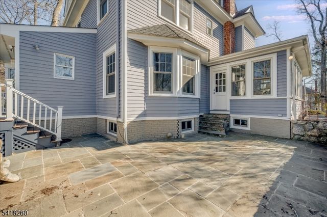 39 Oakview Ave, Maplewood Twp., NJ 07040