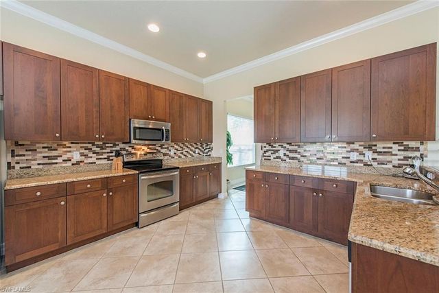 6559 Monterey PT, Naples, FL 34105