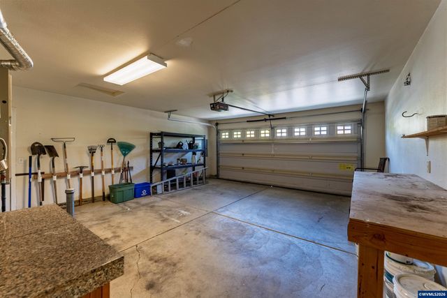 2190 NW Cluster Oak Av, Albany, OR 97321