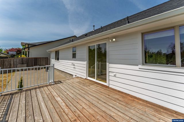 2190 NW Cluster Oak Av, Albany, OR 97321