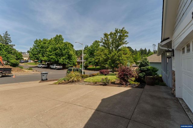 2190 NW Cluster Oak Av, Albany, OR 97321