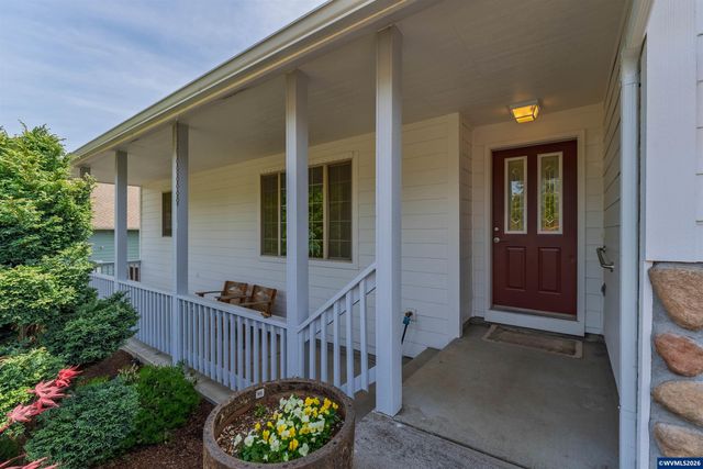 2190 NW Cluster Oak Av, Albany, OR 97321