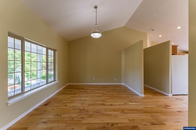2190 NW Cluster Oak Av, Albany, OR 97321